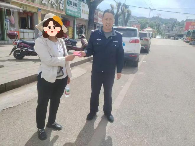 源徐女士你真美！AG真人网页富(图2)